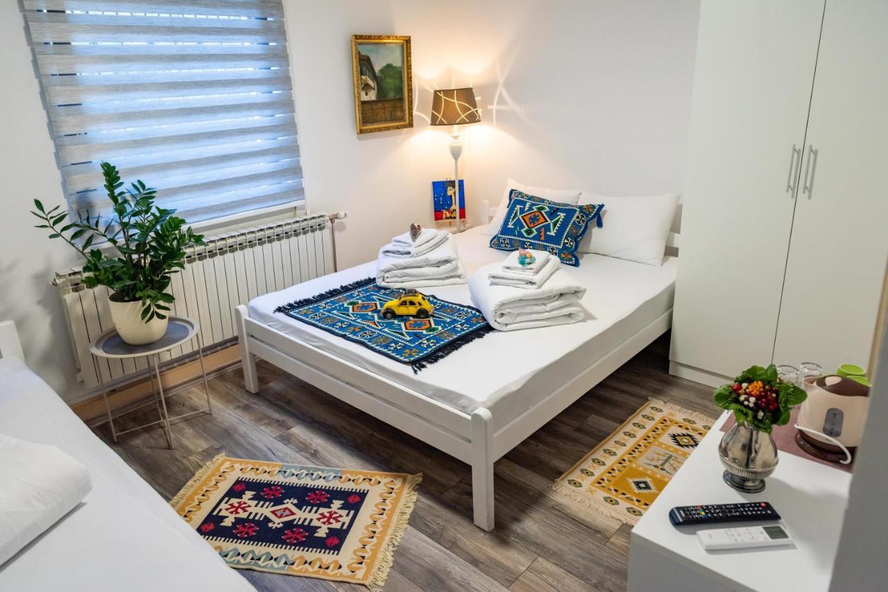 Vamos Sarajevo, Hotel *