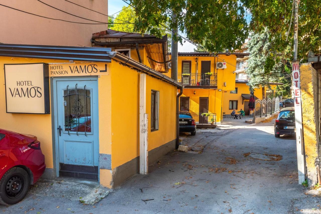 Vamos Sarajevo, Hotel *